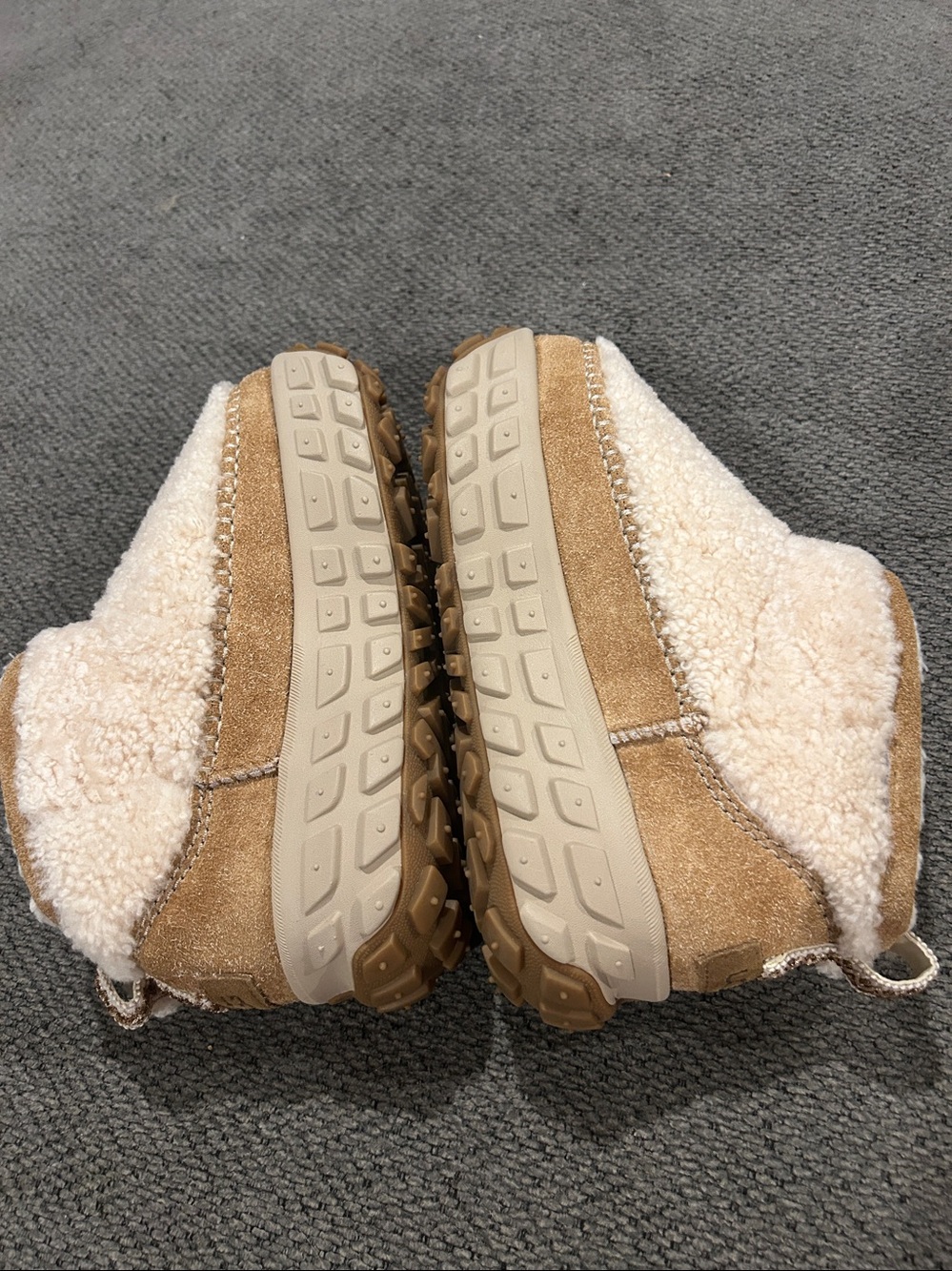 UGG Ventura Daze Mini Cozy Boots size 8 - Picture 8 of 8